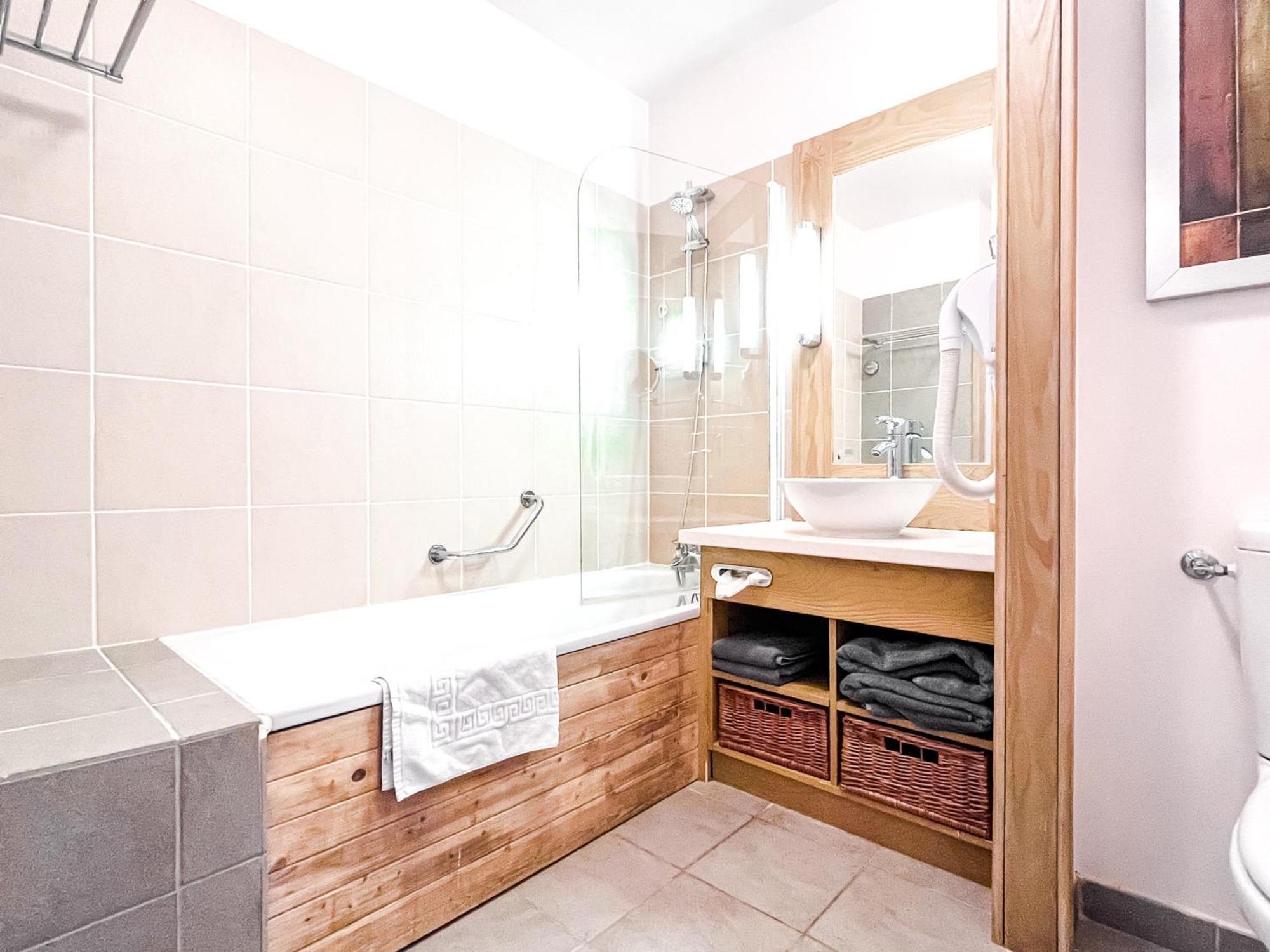 Large One-Bedroom Apartment, Wheelchair Adapted, Les Terrasses D'Eos Flaine Dış mekan fotoğraf